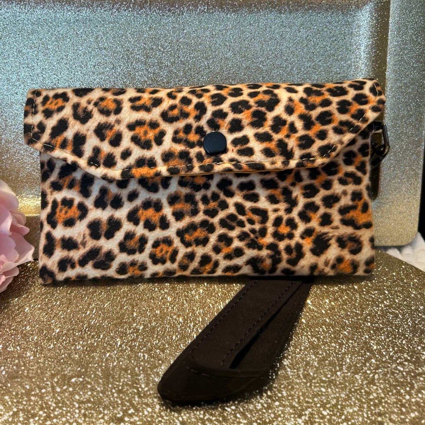 Moxie Wristlet Wallet – Stylish, Functional, and Simple